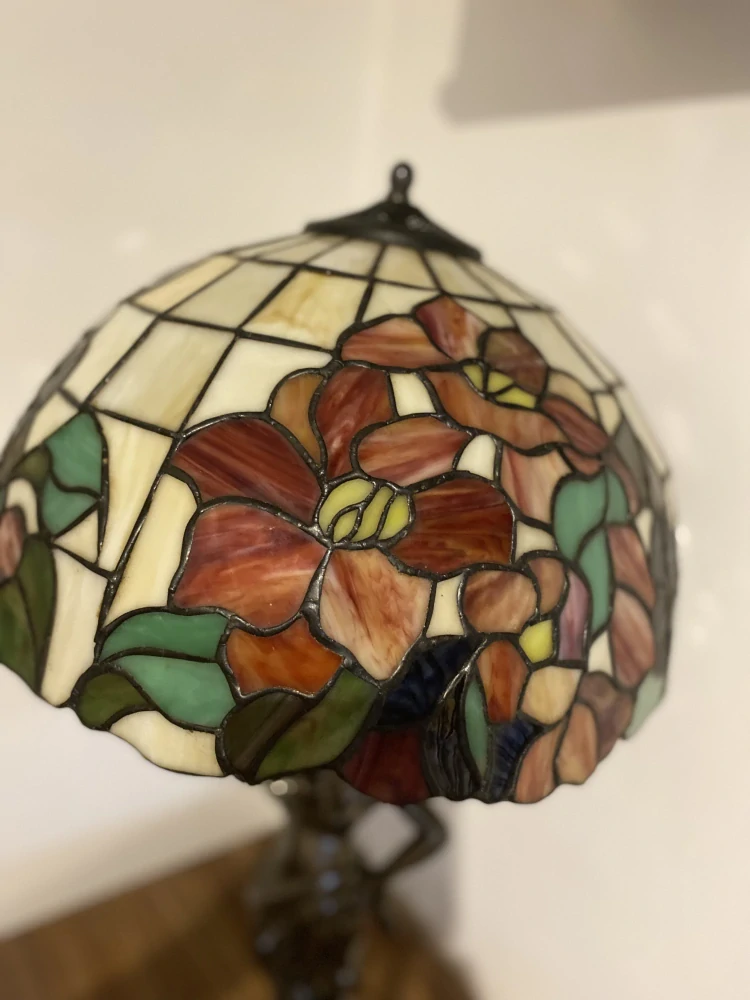 Elegantní stolní lampa “Tiffany”
