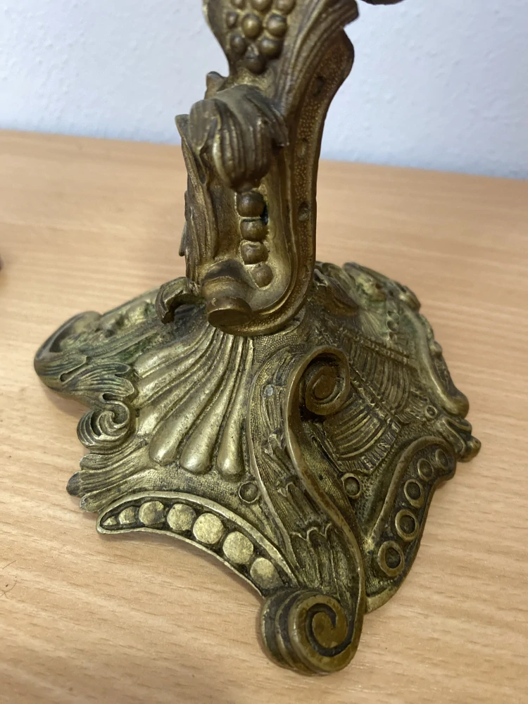 Párové bronzové svícny – historický design