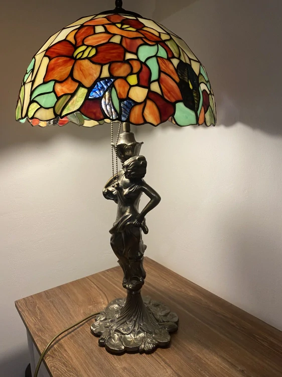 Elegantní stolní lampa “Tiffany”