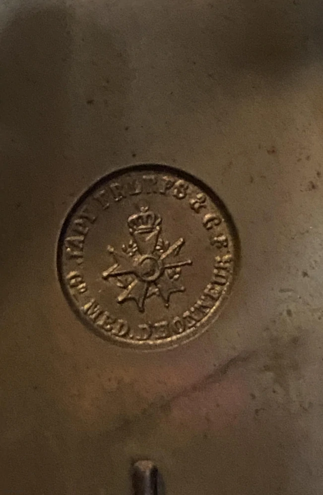Mramorové francouzské hodiny s kotvou