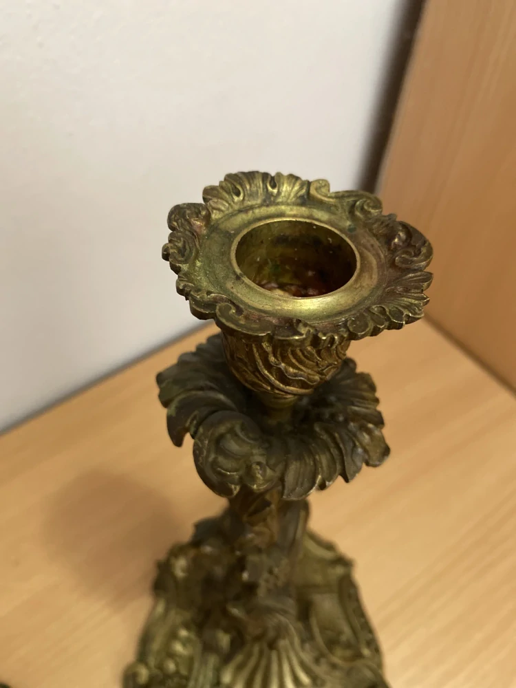 Párové bronzové svícny – historický design
