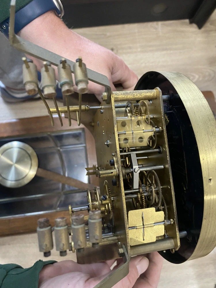 Dřevěné bicí hodiny Westminster – Made in Germany
