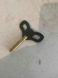 Klíček k natahování mechanických hodin